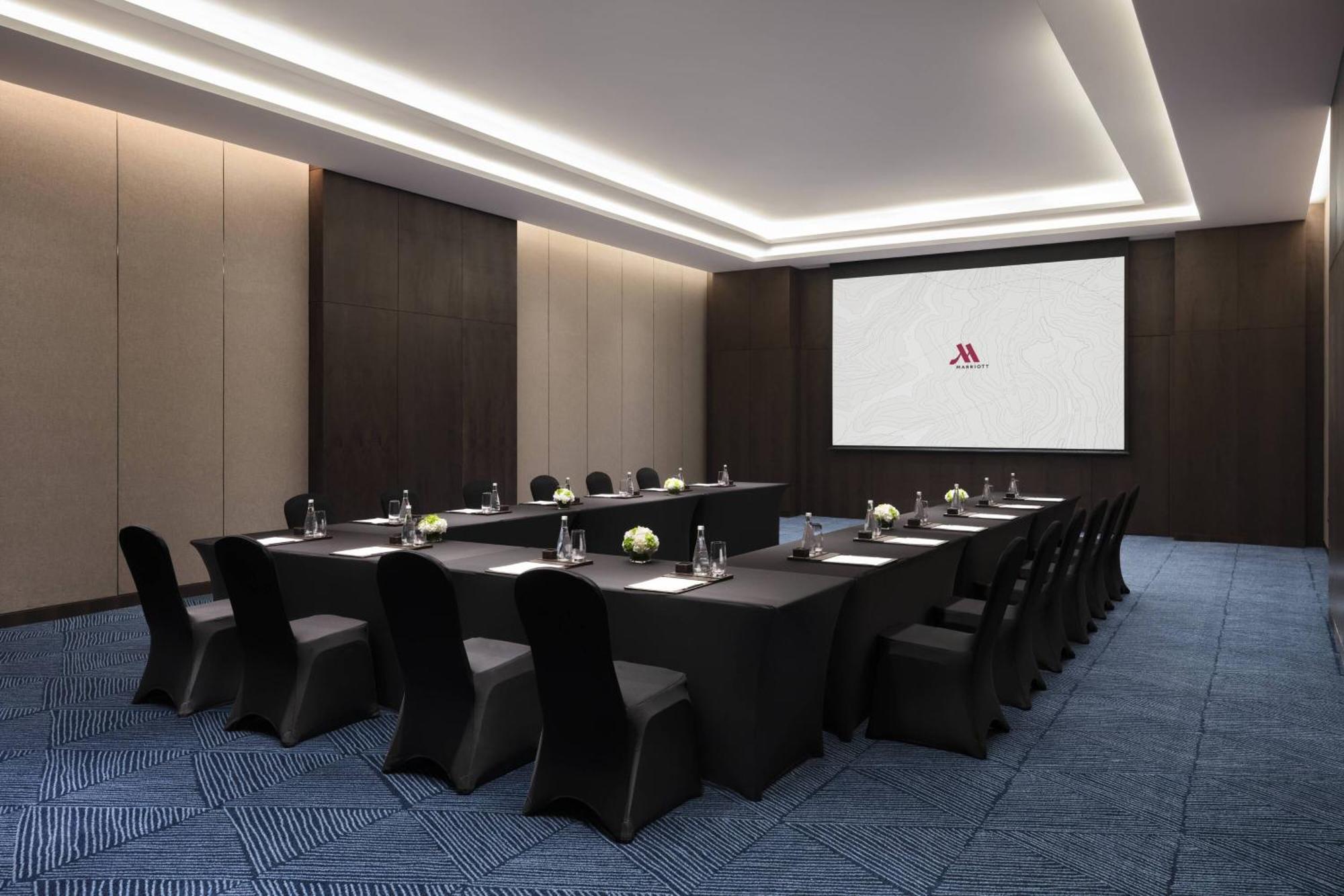 Xuzhou Marriott Hotel Lakeview Exterior photo