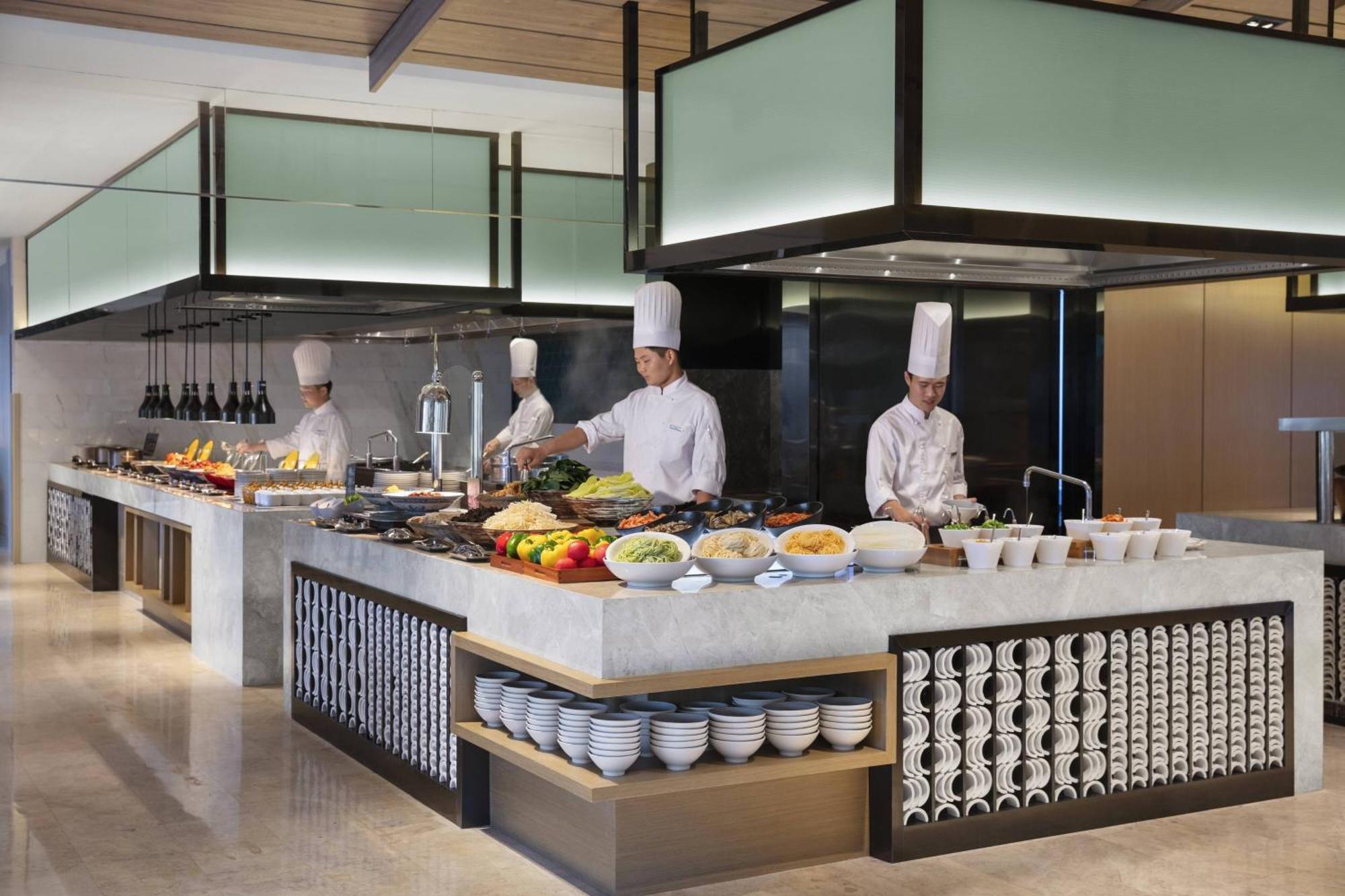 Xuzhou Marriott Hotel Lakeview Exterior photo