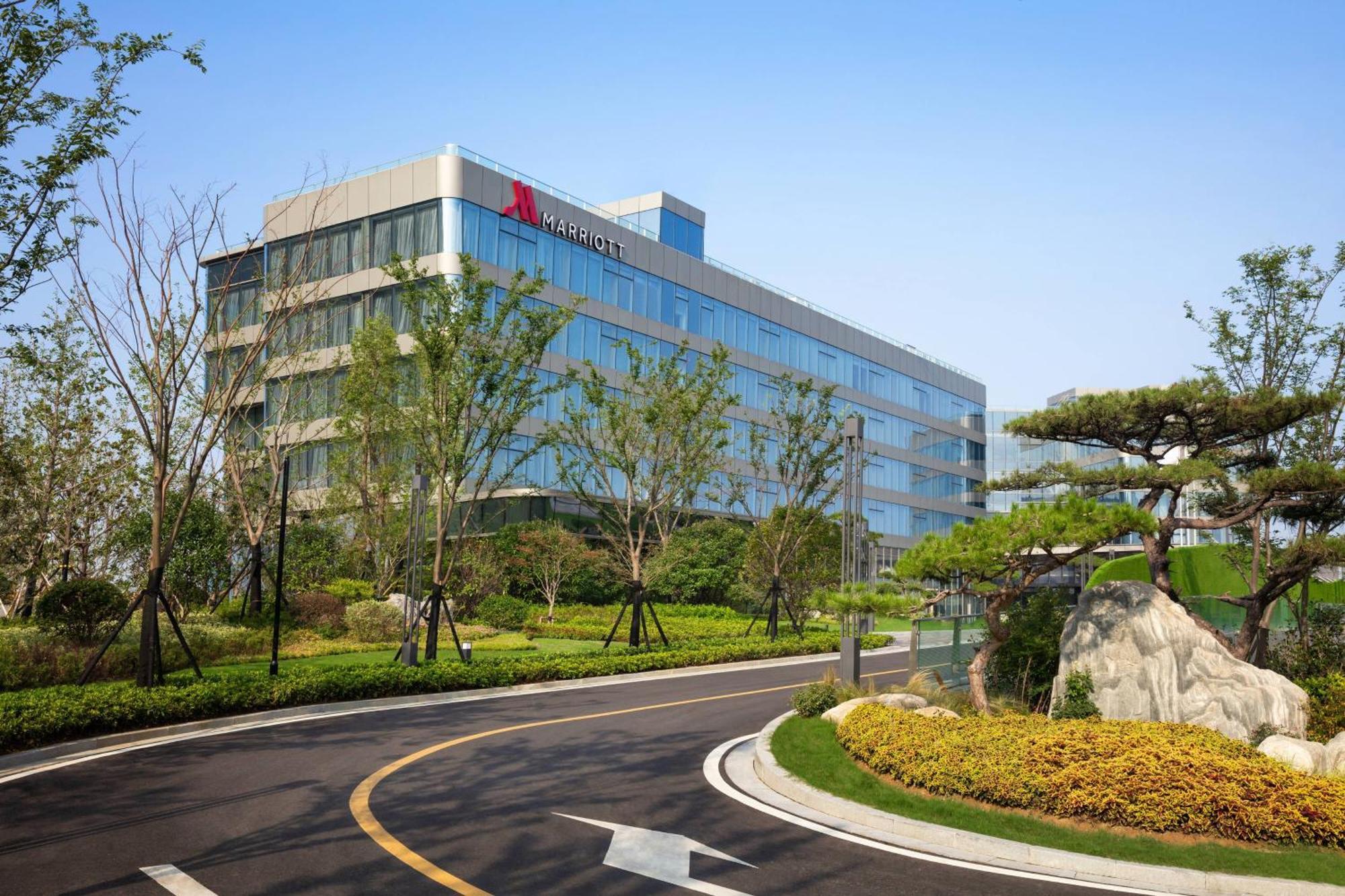 Xuzhou Marriott Hotel Lakeview Exterior photo